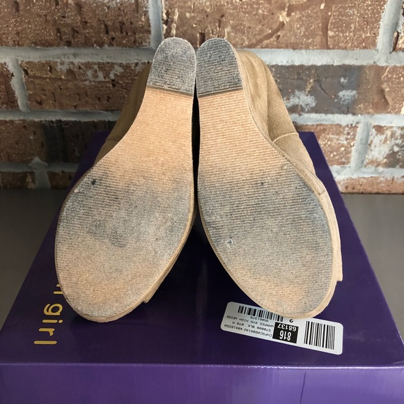 Madden Girl Warpe Wedge Sandal Taupe SZ 7 - Picture 3 of 3